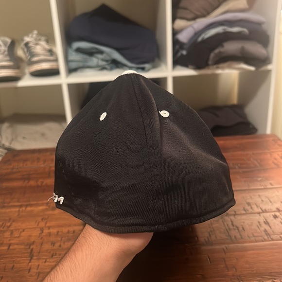 CCM hockey hat - Picture 3 of 3